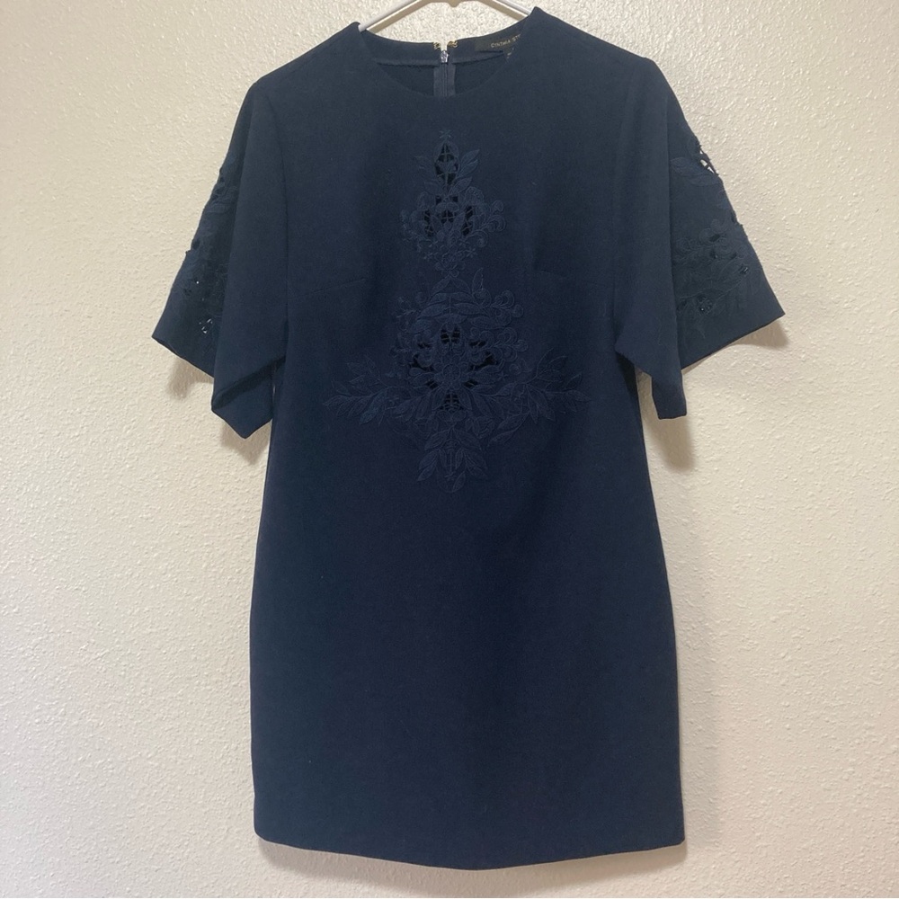 Cynthia Steffe 'Jenna' Embroidered Cutout Shift Dress Blue Navy Size 0 zip